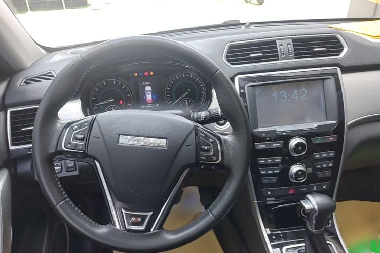 Used Haval H2 2017 Red-Label 1.5T Automatic Two-Wheel Drive Luxury Model Steering Wheel