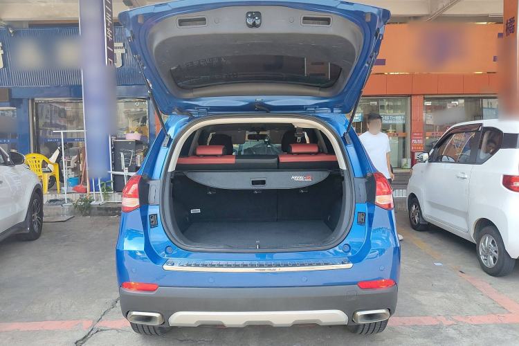 Used Haval H2 2017 Blue Label 1.5T Manual Two-Wheel Drive Elite Model Trunk