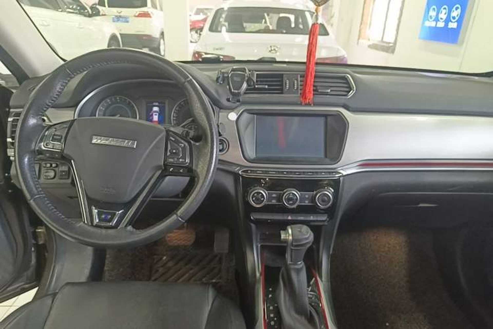 Used Haval H2 2017 Blue Label 1.5T Automatic Two-Wheel Drive Luxury Model Audio And AC Panel