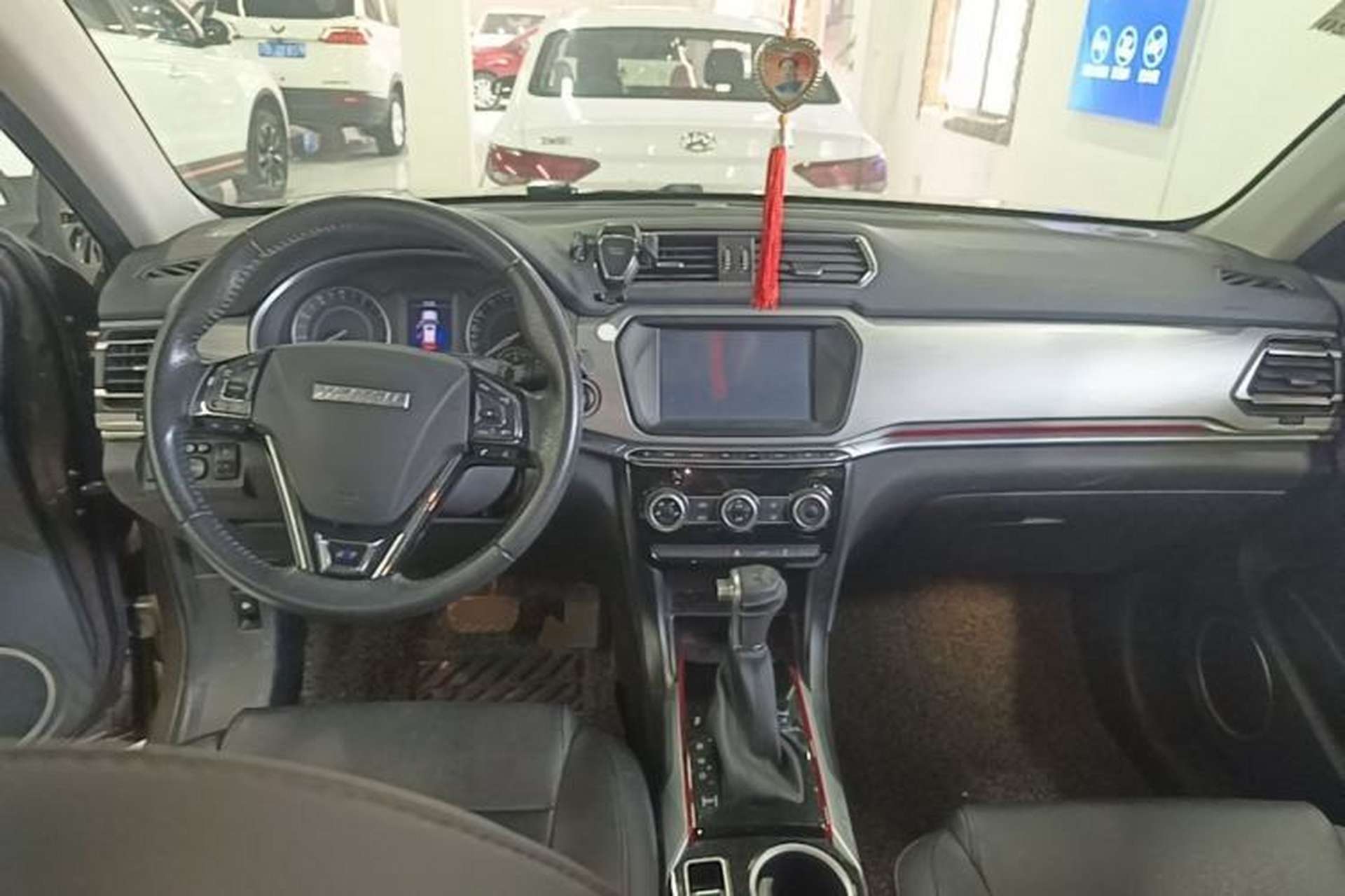 Used Haval H2 2017 Blue Label 1.5T Automatic Two-Wheel Drive Luxury Model Center Console