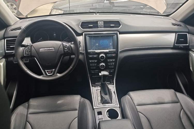 Used Haval H2 2017 Red-Label 1.5T Automatic Two-Wheel Drive Luxury Model Center Console