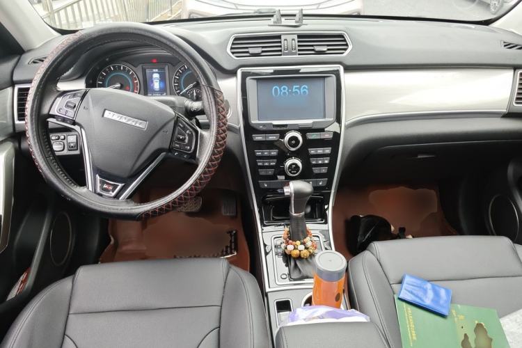 Used Haval H2 2017 Red-Label 1.5T Automatic Two-Wheel Drive Luxury Model Center Console