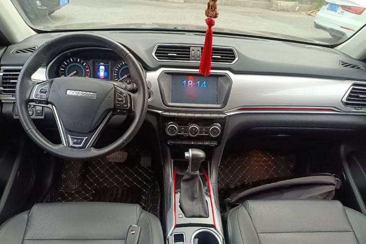 Used Haval H2 2017 Blue Label 1.5T Automatic Two-Wheel Drive Luxury Model Center Console
