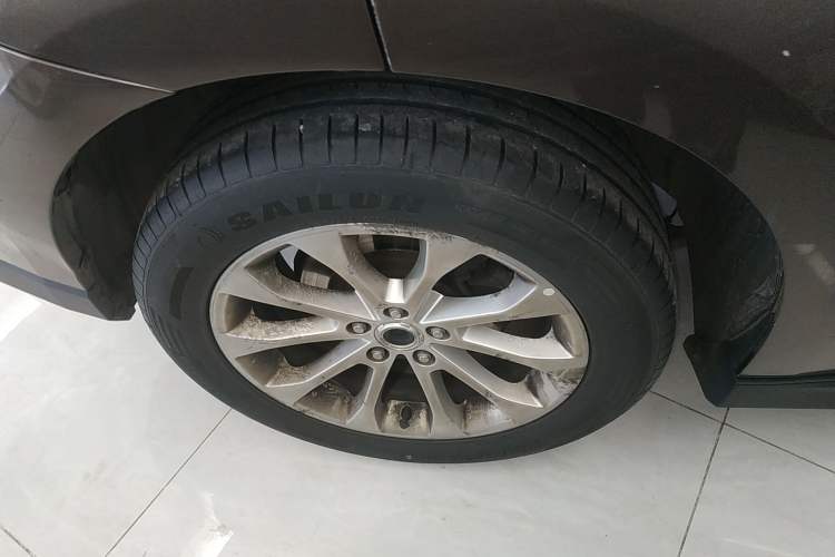 Used Haval H2 2017 Blue Label 1.5T Manual Two-Wheel Drive Luxury Model Exterior 5