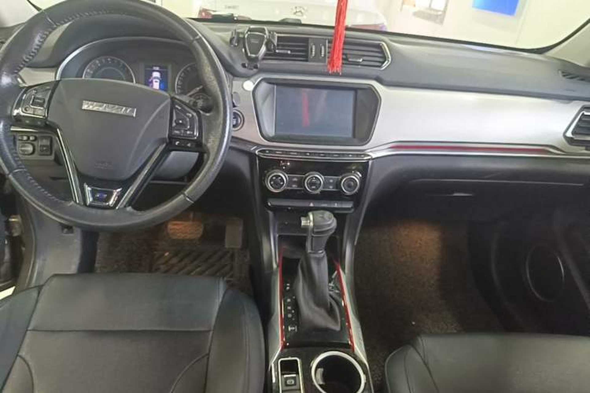 Used Haval H2 2017 Blue Label 1.5T Automatic Two-Wheel Drive Luxury Model Gear Lever