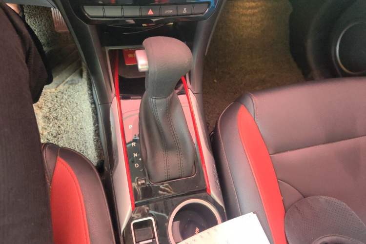 Used Haval H2 2017 Blue Label 1.5T Automatic Two-Wheel Drive Luxury Model Gear Lever