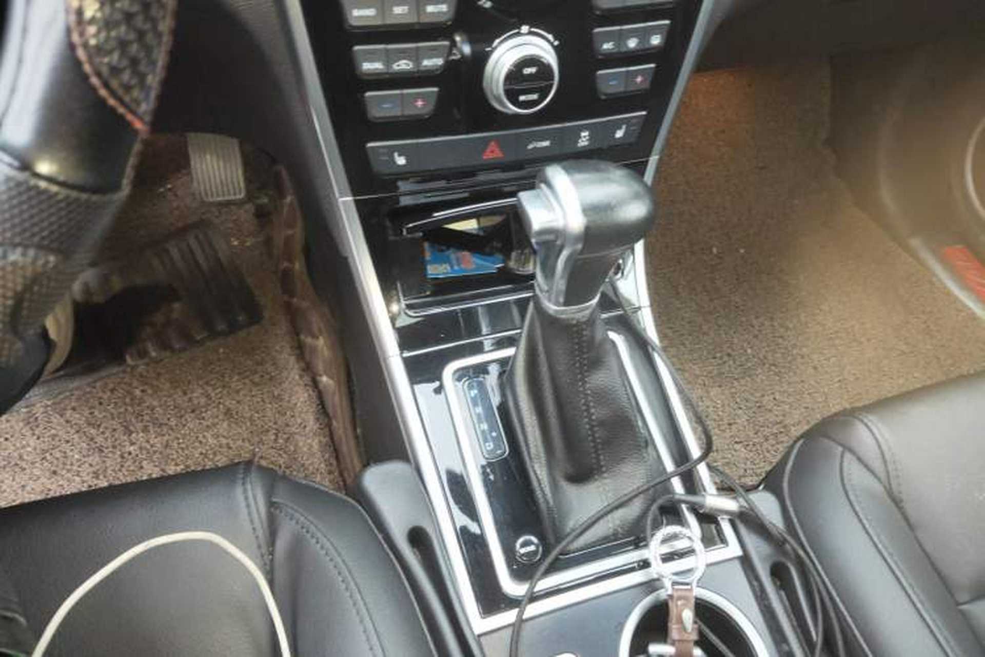 Used Haval H2 2017 Red-Label 1.5T Automatic Two-Wheel Drive Luxury Model Gear Lever