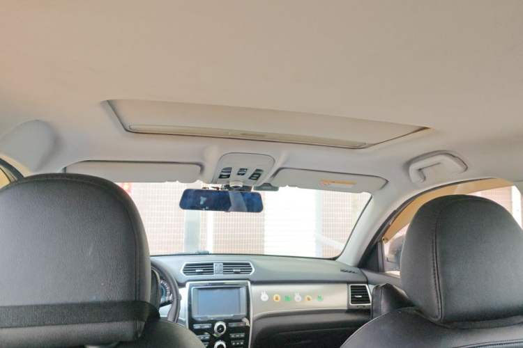 Used Haval H2 2017 Red-Label 1.5T Automatic Two-Wheel Drive Elite Model Headliner