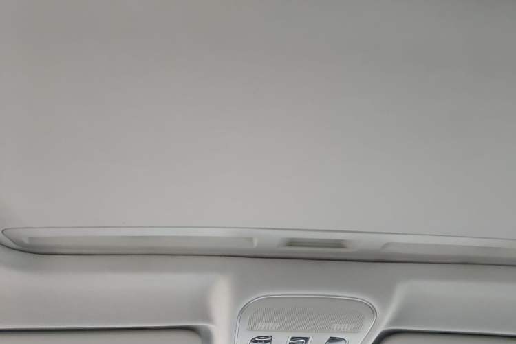 Used Haval H2 2017 Red-Label 1.5T Automatic Two-Wheel Drive Luxury Model Headliner