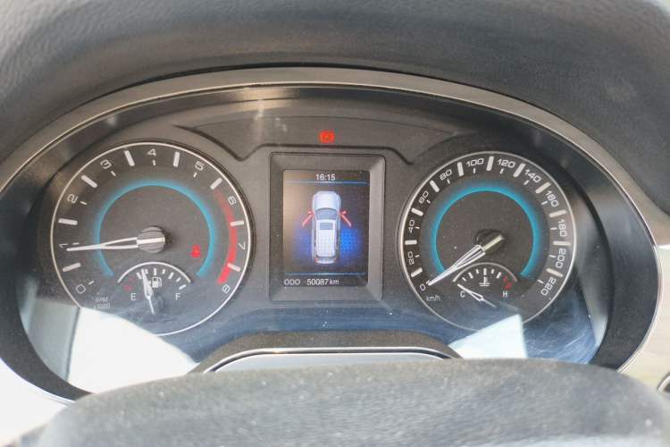 Used Haval H2 2017 Red-Label 1.5T Manual Two-Wheel-Drive Elite Model Instrument Cluster