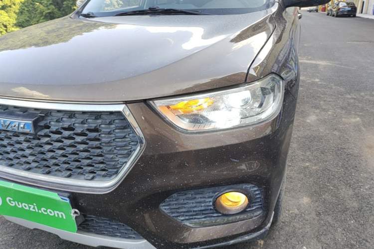 Used Haval H2 2017 Blue Label 1.5T Automatic Two-Wheel Drive Luxury Model Left Front Headlight