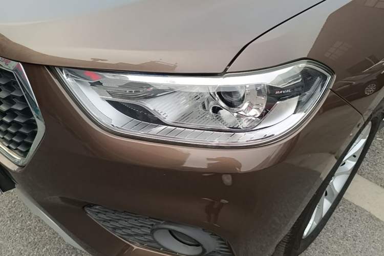 Used Haval H2 2017 Blue Label 1.5T Automatic Two-Wheel Drive Luxury Model Left Front Headlight