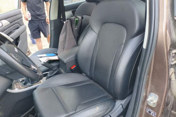 Used Haval H2 2017 Red-Label 1.5T Manual Two-Wheel-Drive Elite Model Left Front Seat