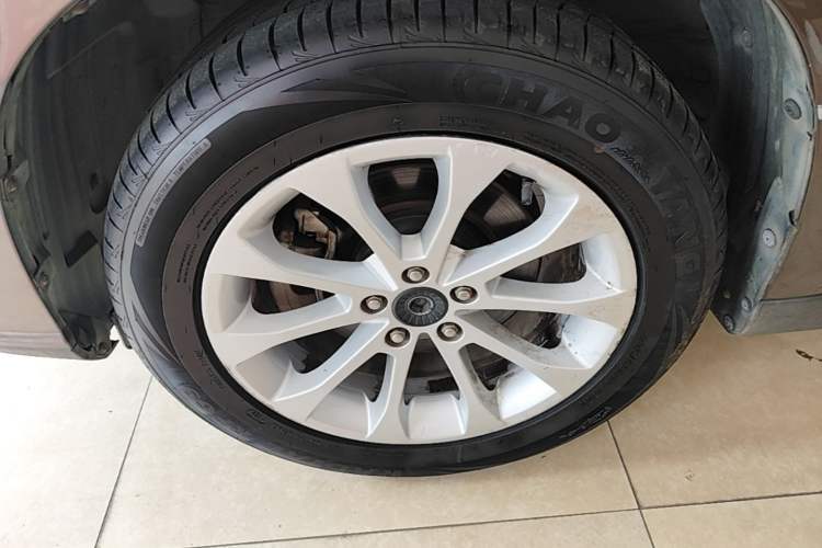 Used Haval H2 2017 Red-Label 1.5T Manual Two-Wheel Drive Luxury Model Left Front Wheel Hub