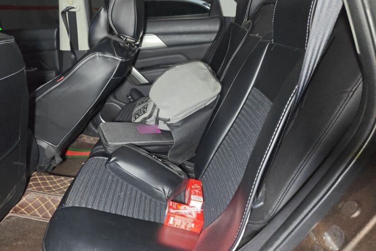 Used Haval H2 2017 Red-Label 1.5T Automatic Two-Wheel Drive Luxury Model Left Rear Seat