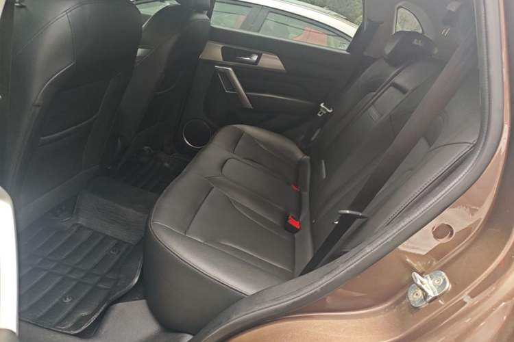 Used Haval H2 2017 Red-Label 1.5T Automatic Two-Wheel Drive Luxury Model Left Rear Seat