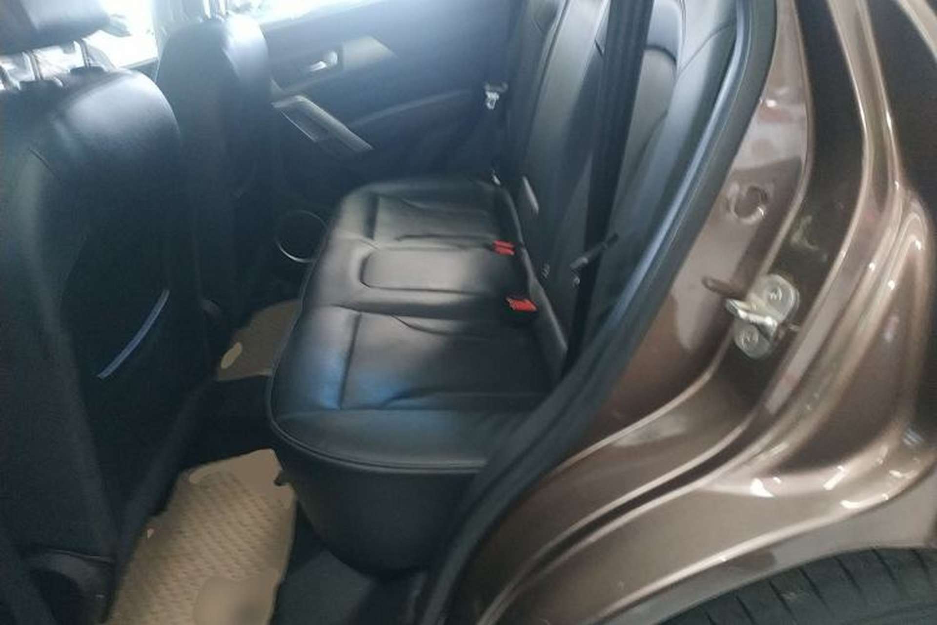 Used Haval H2 2017 Blue Label 1.5T Manual Two-Wheel Drive Luxury Model Left Rear Seat