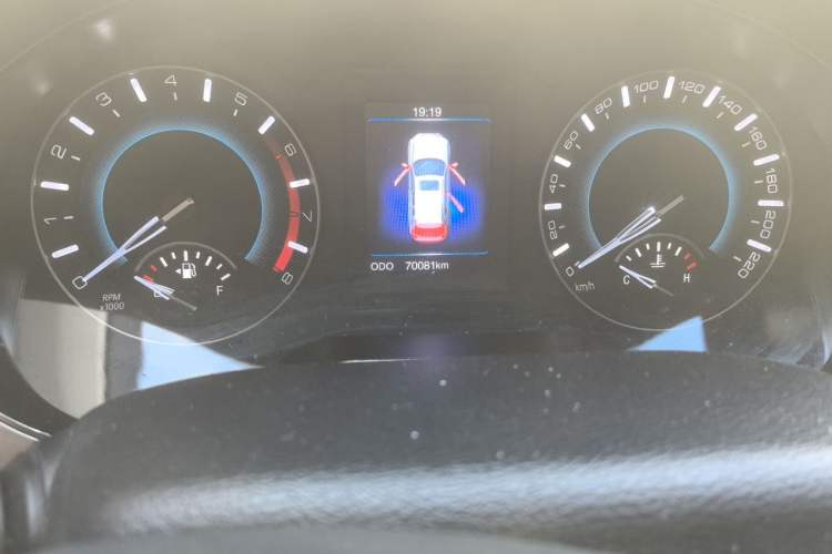 Used Haval H2 2017 Red-Label 1.5T Manual Two-Wheel Drive Luxury Model Odometer Close Up