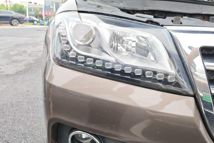 Used Haval H2 2017 Red-Label 1.5T Automatic Two-Wheel Drive Luxury Model Right Front Headlight