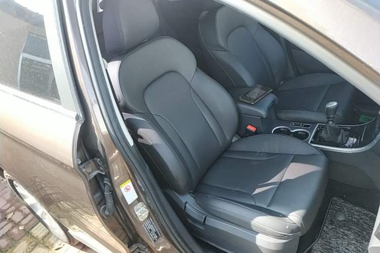 Used Haval H2 2017 Red-Label 1.5T Manual Two-Wheel Drive Luxury Model Right Front Seat
