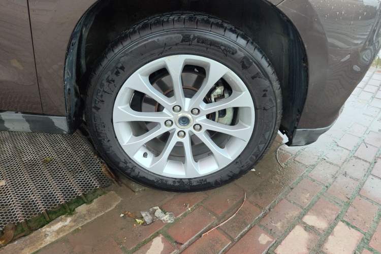 Used Haval H2 2017 Blue Label 1.5T Automatic Two-Wheel Drive Luxury Model Right Front Wheel Hub