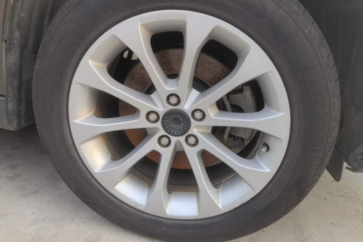 Used Haval H2 2017 Red-Label 1.5T Manual Two-Wheel Drive Luxury Model Right Front Wheel Hub