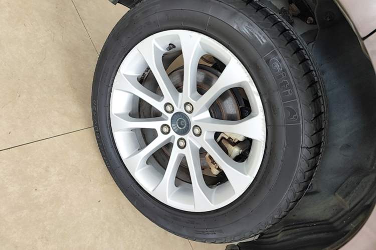 Used Haval H2 2017 Red-Label 1.5T Manual Two-Wheel Drive Luxury Model Right Rear Wheel Hub