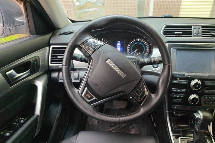 Used Haval H2 2017 Red-Label 1.5T Automatic Two-Wheel Drive Elite Model Steering Wheel