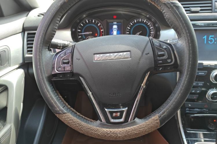 Used Haval H2 2017 Red-Label 1.5T Automatic Two-Wheel Drive Elite Model Steering Wheel