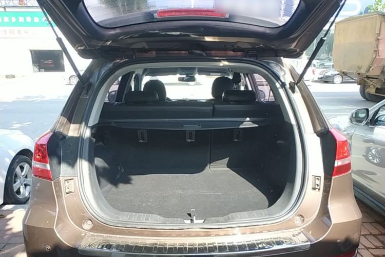 Used Haval H2 2017 Red-Label 1.5T Manual Two-Wheel Drive Luxury Model Trunk