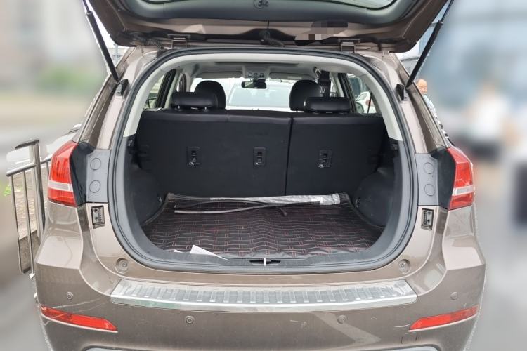 Used Haval H2 2017 Red-Label 1.5T Automatic Two-Wheel Drive Luxury Model Trunk