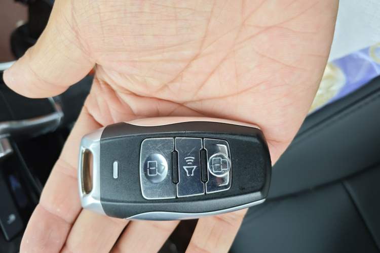 Used Haval H2 2017 Red-Label 1.5T Automatic Two-Wheel Drive Luxury Model Vehicle Key