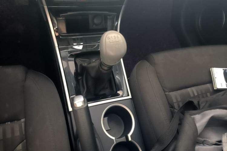 Used Haval H2 2017 Red-Label 1.5T Manual Two-Wheel Drive Comfort Model Gear Lever