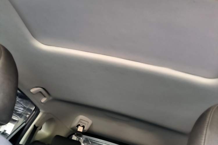 Used Haval H2 2017 Red-Label 1.5T Manual Two-Wheel Drive Comfort Model Headliner