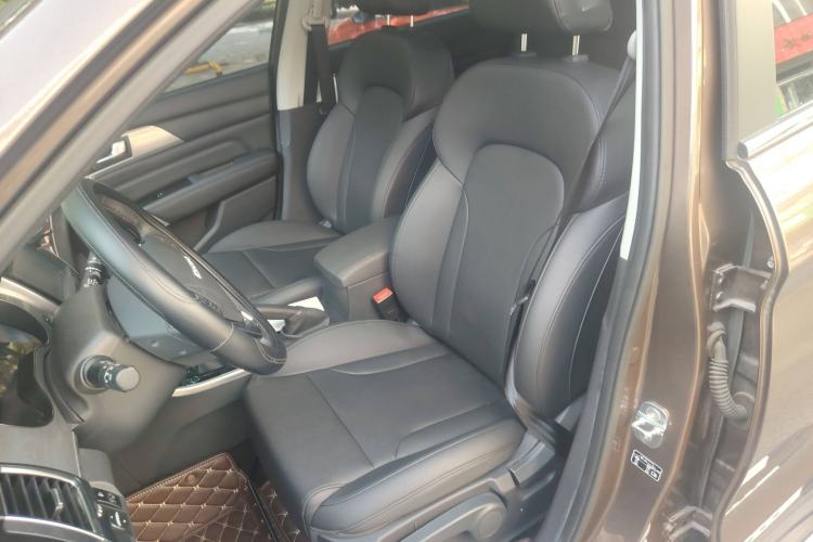 Used Haval H2 2017 Red-Label 1.5T Manual Two-Wheel-Drive Elite Model Left Front Seat