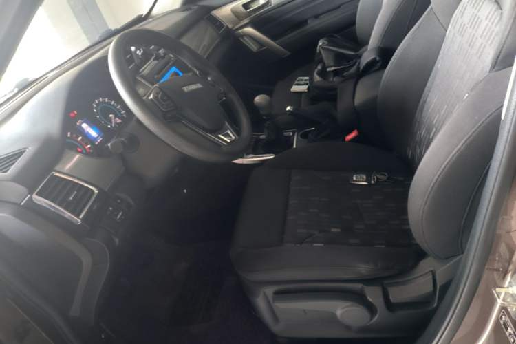 Used Haval H2 2017 Red-Label 1.5T Manual Two-Wheel Drive Comfort Model Left Front Seat