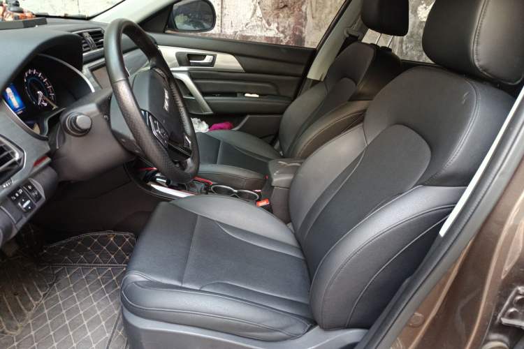 Used Haval H2 2017 Blue Label 1.5T Manual Two-Wheel Drive Luxury Model Left Front Seat