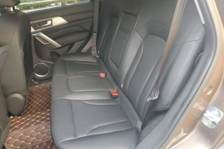 Used Haval H2 2017 Red-Label 1.5T Manual Two-Wheel-Drive Elite Model Left Rear Seat