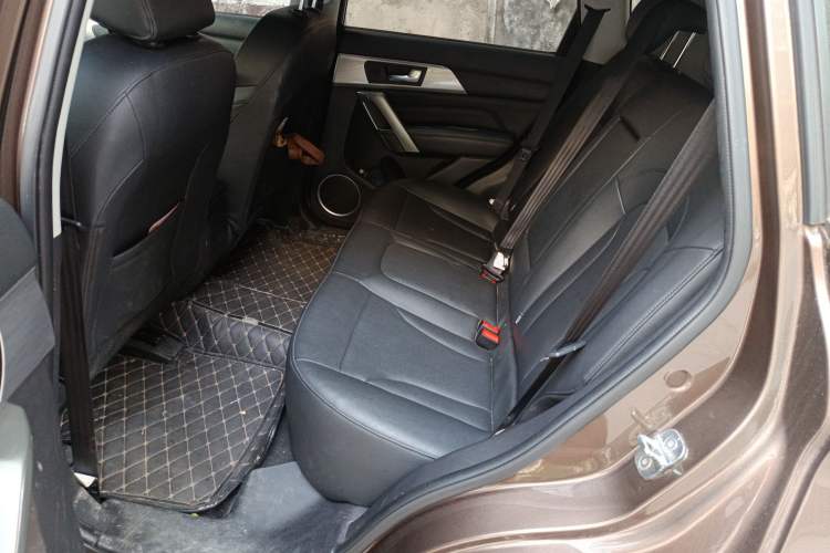 Used Haval H2 2017 Blue Label 1.5T Manual Two-Wheel Drive Luxury Model Left Rear Seat