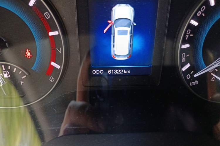 Used Haval H2 2017 Blue Label 1.5T Manual Two-Wheel Drive Luxury Model Odometer Close Up