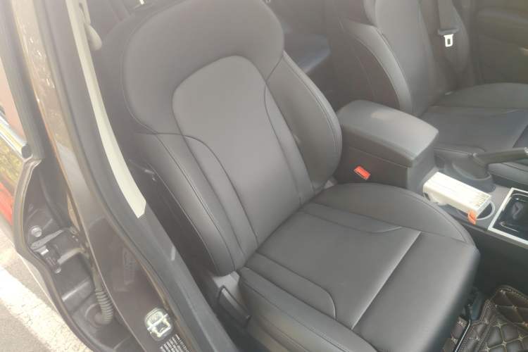 Used Haval H2 2017 Red-Label 1.5T Manual Two-Wheel-Drive Elite Model Right Front Seat