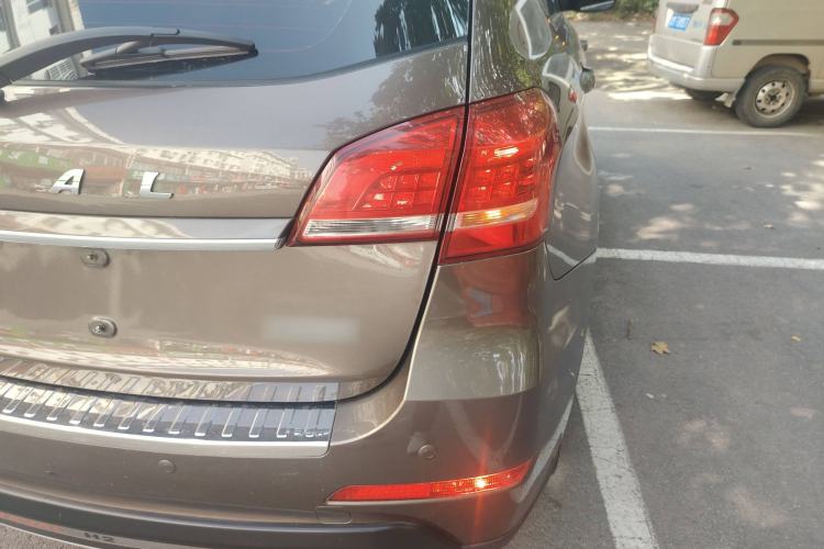 Used Haval H2 2017 Red-Label 1.5T Manual Two-Wheel-Drive Elite Model Right Rear Taillight