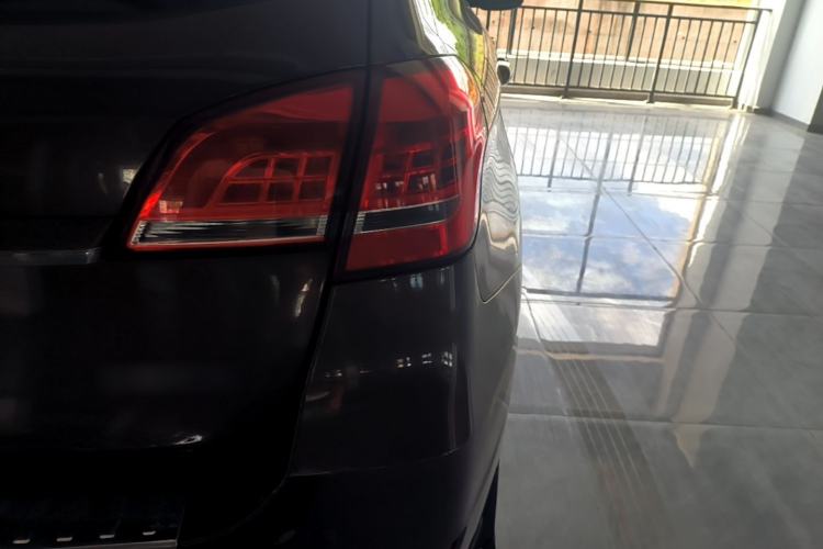 Used Haval H2 2017 Red-Label 1.5T Manual Two-Wheel Drive Comfort Model Right Rear Taillight