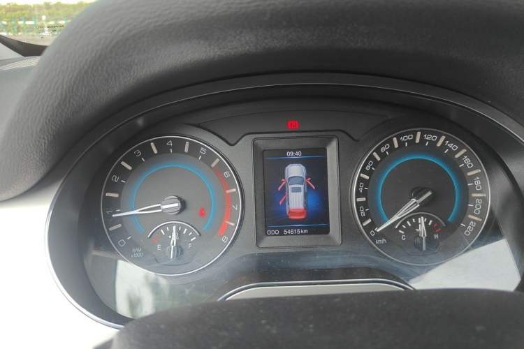 Used Haval H2 2017 Red-Label 1.5T Manual Two-Wheel Drive Comfort Model Instrument Cluster