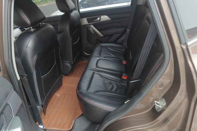 Used Haval H2 2017 Red-Label 1.5T Manual Two-Wheel Drive Comfort Model Left Rear Seat