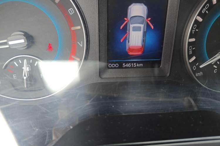Used Haval H2 2017 Red-Label 1.5T Manual Two-Wheel Drive Comfort Model Odometer Close Up