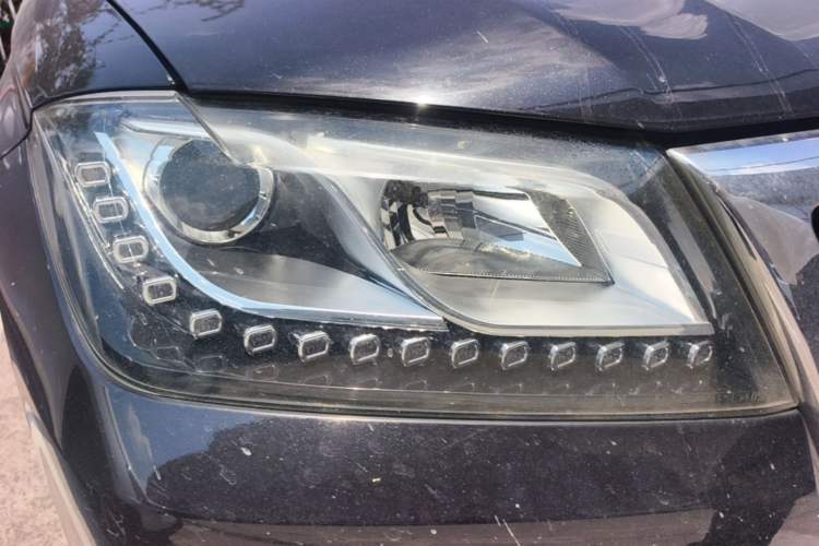 Used Haval H2 2017 Red-Label 1.5T Manual Two-Wheel Drive Luxury Model Right Front Headlight