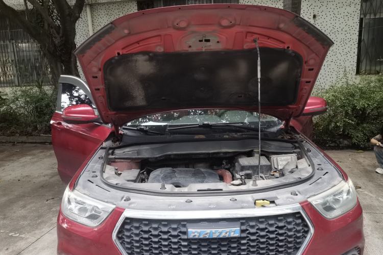 Used Haval H2 2017 Red-Label 1.5T Manual Two-Wheel Drive Luxury Model Engine Bay