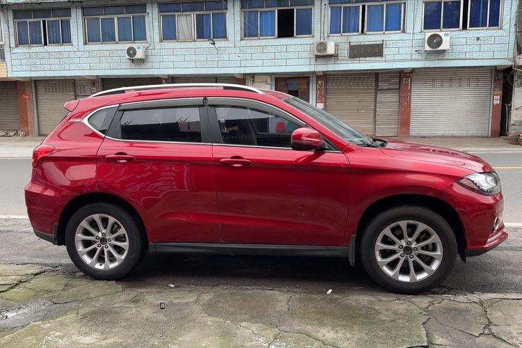 Used Haval H2 2017 Red-Label 1.5T Manual Two-Wheel Drive Comfort Model Exterior 2