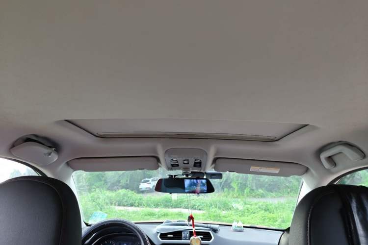 Used Haval H2 2017 Blue Label 1.5T Manual Two-Wheel Drive Luxury Model Headliner